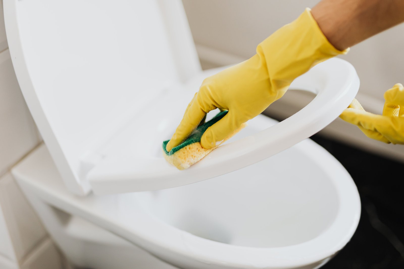 Professional Bathroom Cleaning Services in Greater Noida
